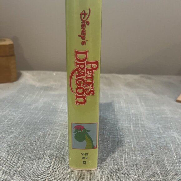 Disney's Pete's Dragon VHS 100% Working Condition for Fans and Collectors - Picture 3 of 4